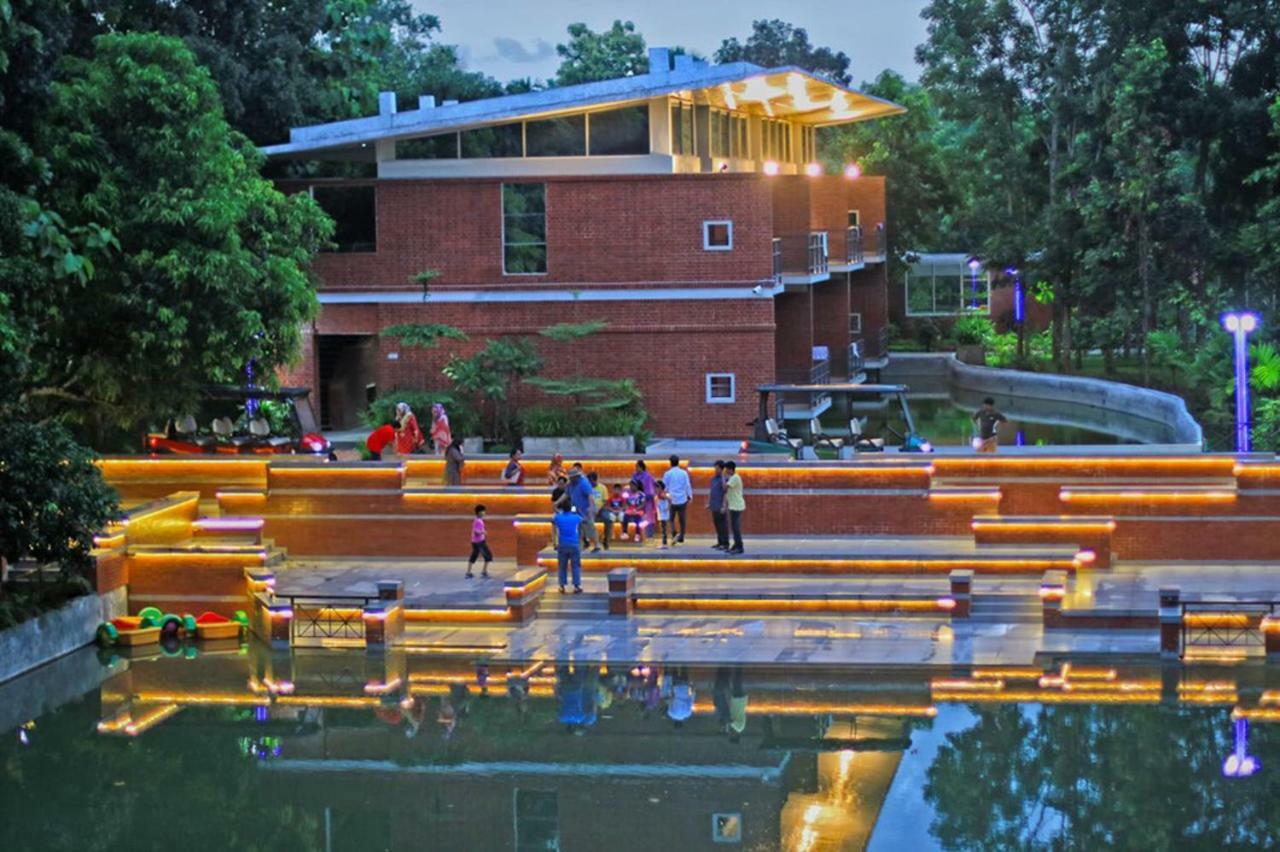 Sarah Resort Gazipur Bagian luar foto