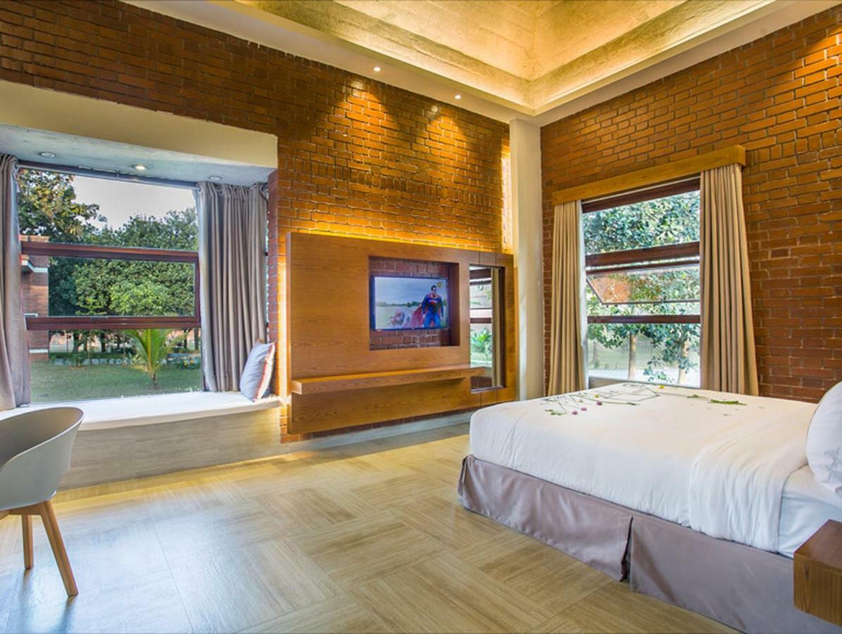 Sarah Resort Gazipur Bagian luar foto
